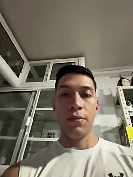 Pertunjukan Kamera Web OliverWest04