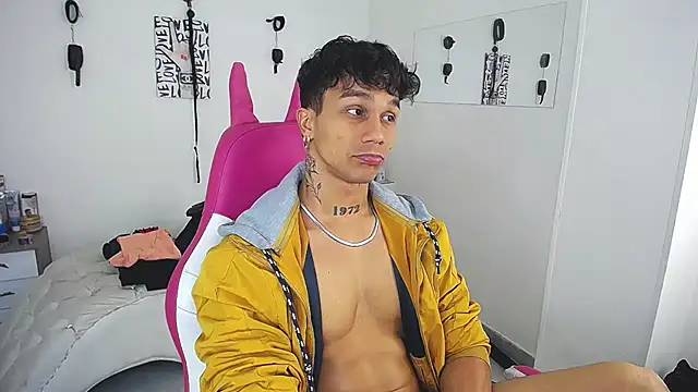 Chat XXX en directo de Leonard_Price
