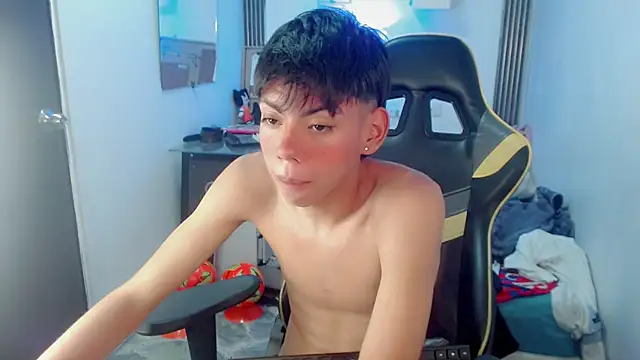 Liarr_ Adlı Modelin Canlı XXX Sohbeti