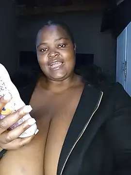 Chat XXX en directo de ChubbyLucia