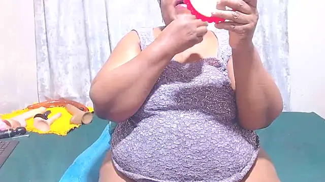 MatureBootyBabe4Uxx's Live XXX Chat
