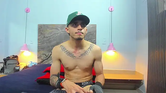 James-06 Show Webcam