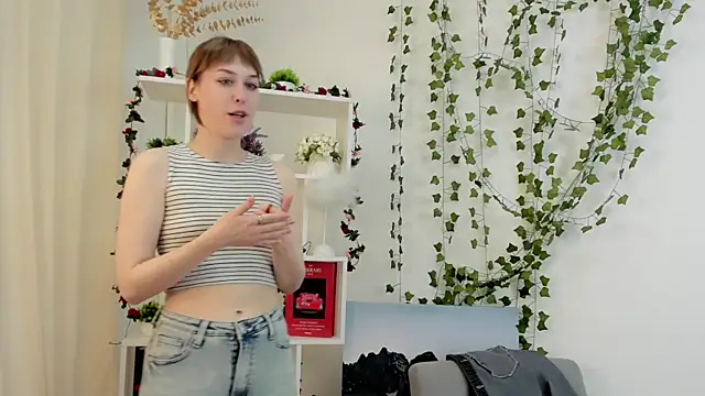 LareeSare Chat XXX live