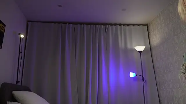 XXX chat uživo modela Good_Barbie