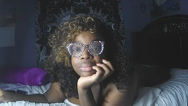 UriUniverse69's Webcam Show