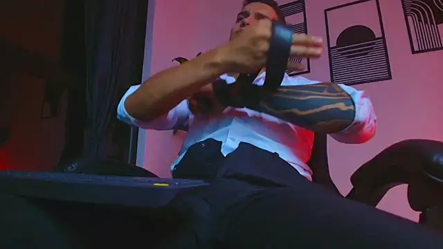 Czat XXX na żywo – ALPHA_DOMINUS_