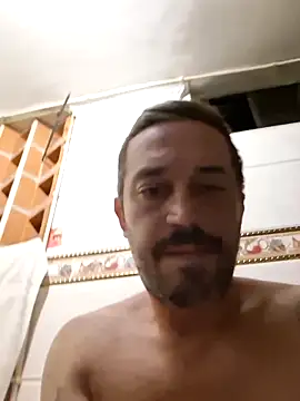 linahotlatina: διαδικτυακό σόου στην κάμερα