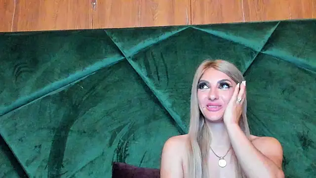 LannaQuinn Adlı Modelin Canlı XXX Sohbeti