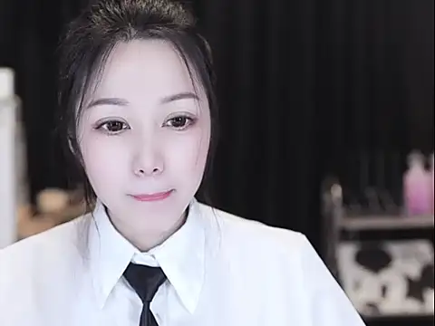 Nuyoah-77 Chat XXX live