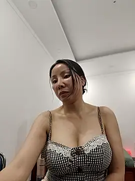 Famrita 在線直播表演
