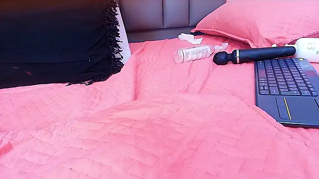 melany_roberts_'s Live XXX Chat