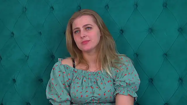 EllaBells' Live XXX Chat