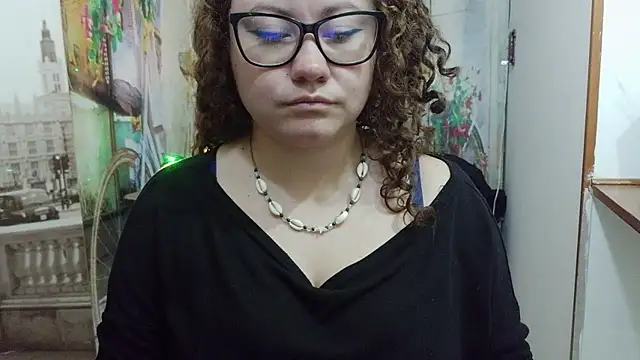 curly_greeneyed élő XXX-chatje