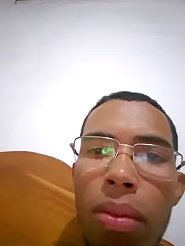 Mikael_1357 ওয়েবক্যাম শো