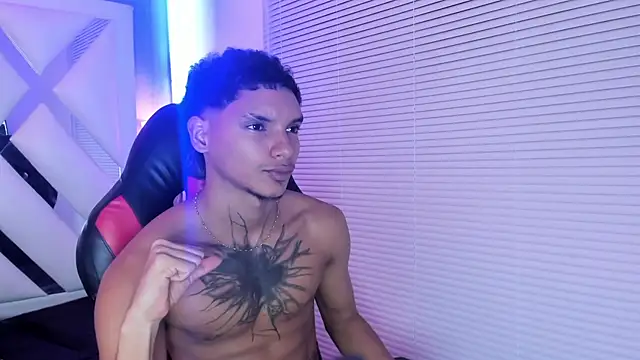 XXX chat uživo modela kai_storm77