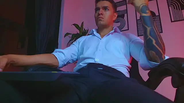 Show modela ALPHA_DOMINUS_ na web-kameri