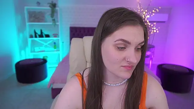 EmmyCharmm live-chat rom