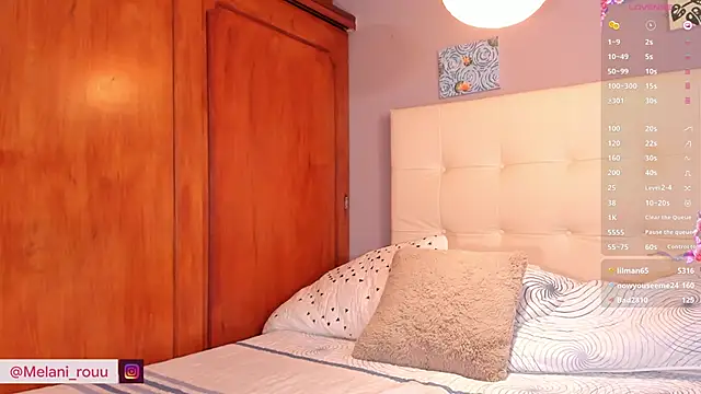 Melaniaa_Roussee Adlı Modelin Canlı XXX Sohbeti