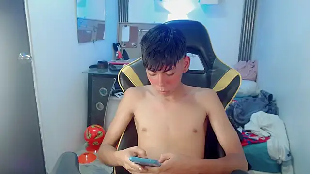 Chatroom XXX en direct de Liarr_