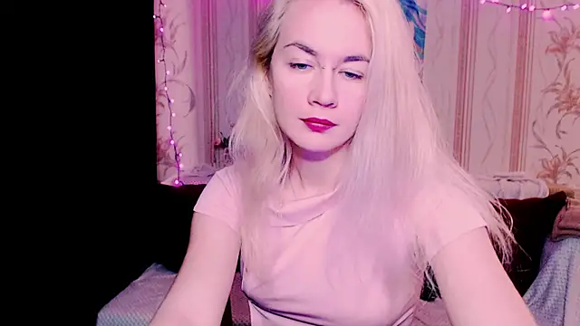 xxxcharismaaa Show in webcam