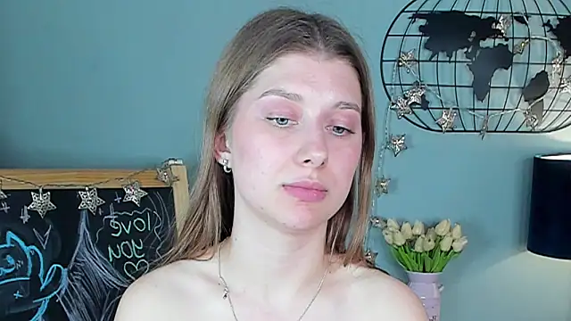 XXX chat uživo modela katymeaw