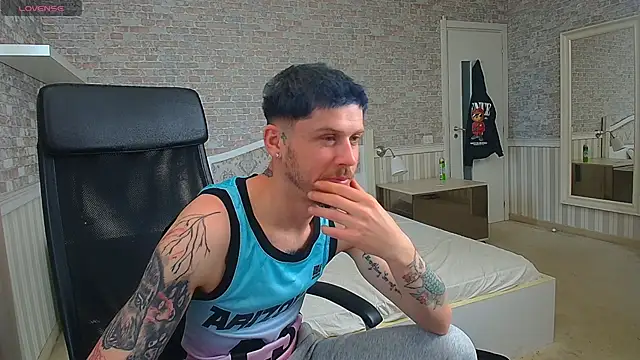 JonahShaw Chat XXX live
