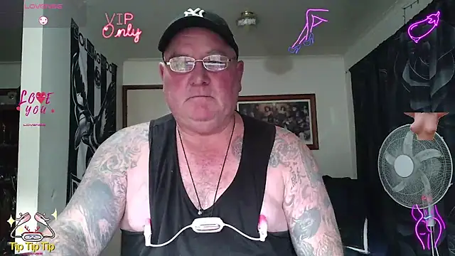 KINKYBLUEYES69 webcam show