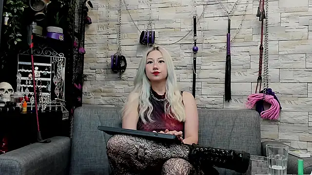 Chat XXX en directo de CruelMistress