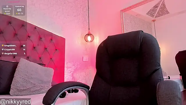Czat XXX na żywo – Nikky_Red_