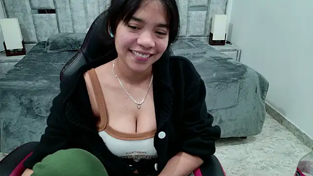 laureentt_'s Live XXX Chat