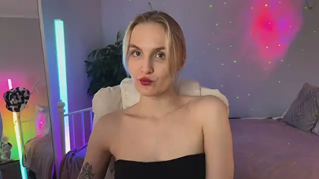 _Vikky_Moon_ live XXX chat