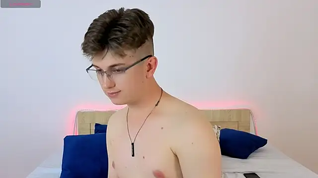 Miless_Cooper live XXX chat