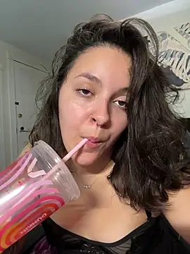 Mamachulita Adlı Modelin Canlı XXX Sohbeti