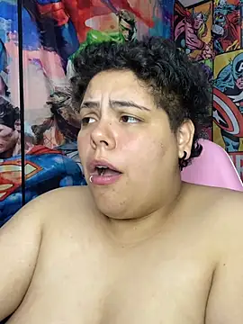 Chat +18 de Hailey_Curvy ao vivo