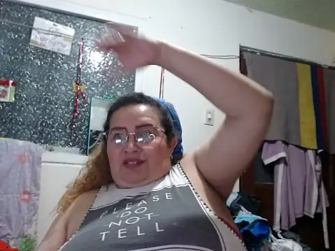 Chat XXX en directo de Perla1981--