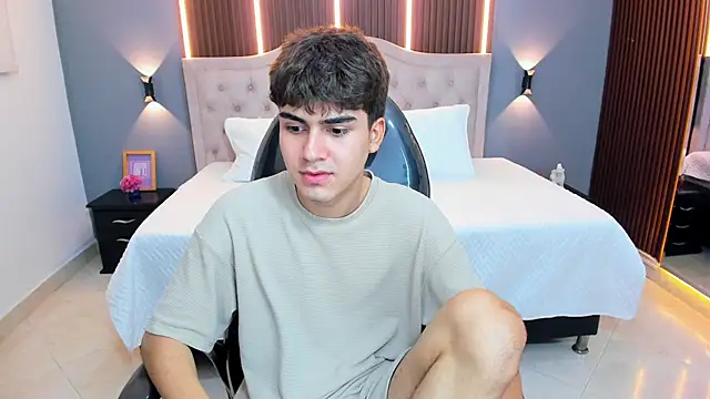 Tommy18__ Live XXX-chat