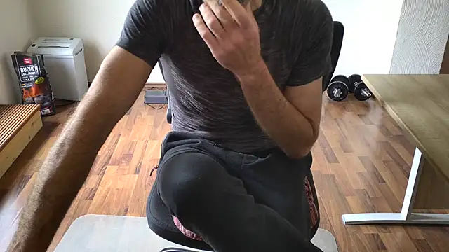 DaddyHarry_MatureStallion Show in webcam