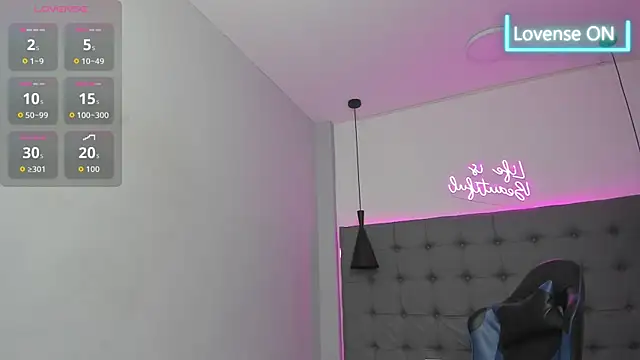 scarletcherry18 Live XXX Chat