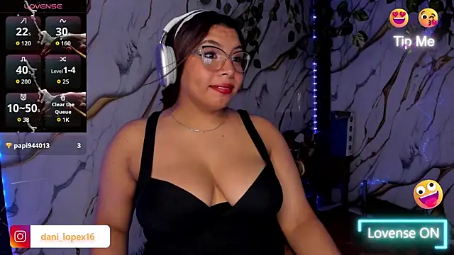 daniela_lopez1's Webcam Show