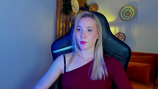 ElaraVoltage – Naživo XXX chat