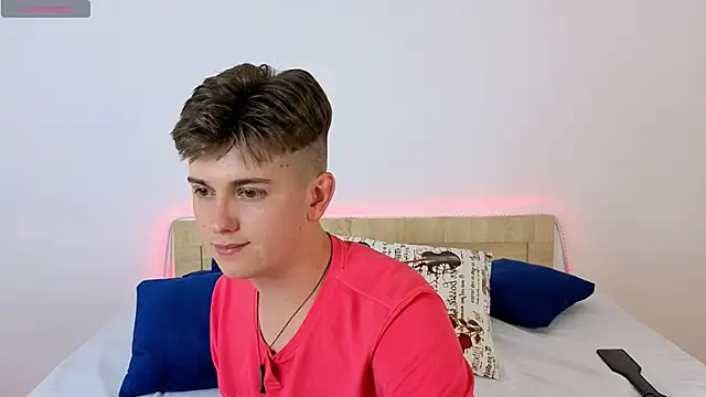 Pokazy przed kamerką – Miless_Cooper