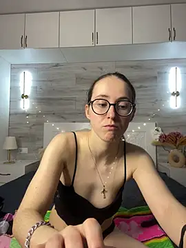 Chat +18 de MartiniiSelenna ao vivo