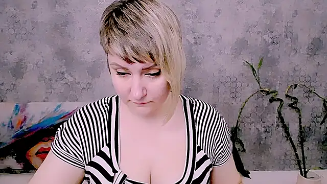 Djullia's Live XXX Chat