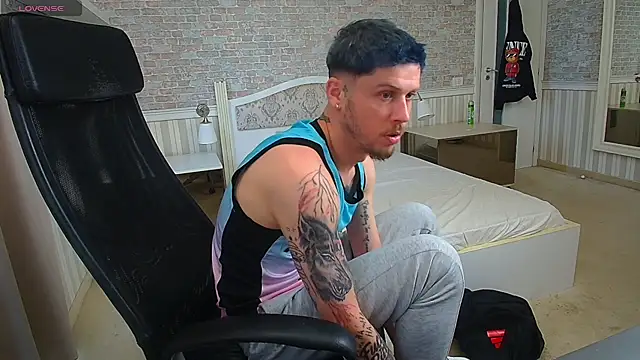 JonahShaw Show Webcam