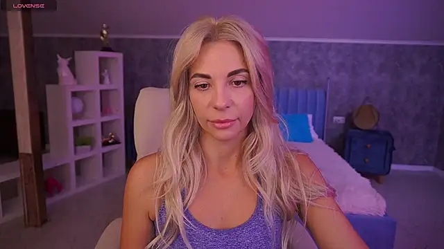 BellaRayyy Show in webcam
