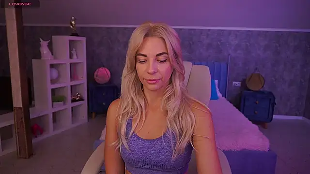 Chat +18 de BellaRayyy ao vivo