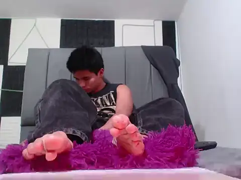Show Webcam de adonis_latin_19