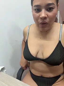 Czat XXX na żywo – Milan_rousse01