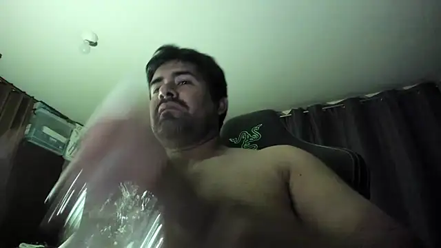 Show modela Ottovonstripmarck na web-kameri