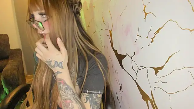 Scarbadgirl_'s Live XXX Chat